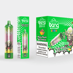 Un vaporizador desechable verde y rosa con la etiqueta "Bang" con sabor a mango, melocotón y sandía, con un diseño de personaje de dibujos animados en el empaque y una etiqueta de advertencia de nicotina.