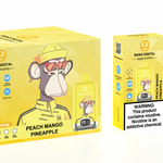 Ein gelbes Dampfgerät und seine Verpackung mit einem Comic-Affen mit Sonnenbrille und gelbem Outfit. Das Gerät trägt die Aufschrift "Peach Mango Pineapple" und enthält Warnhinweise zu Nikotin.