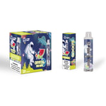 Kolorowe pudełko do pakowania produktów do waporyzacji "CRYSTAL PRO MAX" z ilustracjami astronauty i arbuza, obok butelki do waporyzacji ustawionej pionowo, z zaznaczeniem "10000" i ostrzeżeniem o nikotynie.