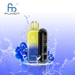 Verdampfergerät der Marke FUMOT mit Digitalanzeige, umgeben von spritzendem Wasser und blauen Himbeeren auf einem blau-weißen Hintergrund mit Farbverlauf.