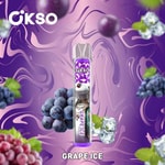 Werbebild für den OKSO Grape Ice Vape mit einem Vape-Gerät mit Weintrauben, Eiswürfeln und einem wirbelnden lila Hintergrund.