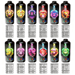 Eine Sammlung von Energy-Drink-Dosen mit lebendigen, farbenfrohen Affenillustrationen, die jeweils unterschiedliche Geschmacksrichtungen wie 'Poo's Fun' und 'Happy Peach' repräsentieren. Die Namen der Geschmacksrichtungen und ihre Zutaten sind unter den Dosen aufgeführt.