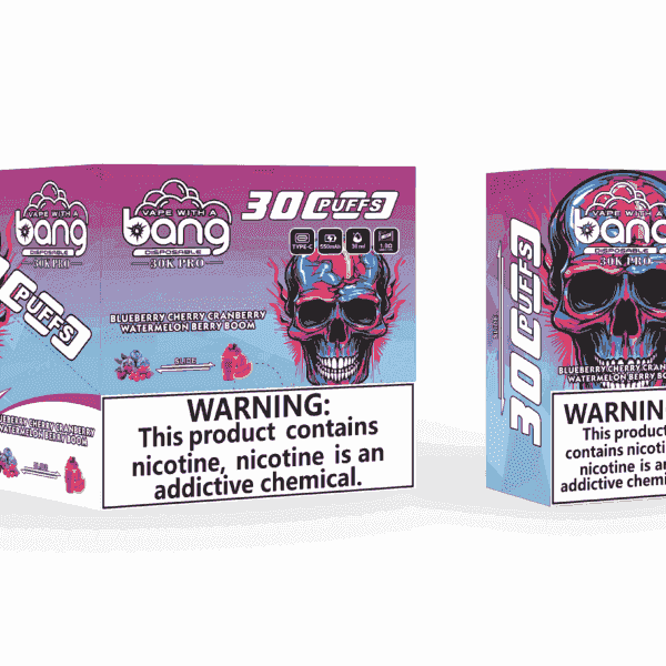 Emballage de vape jetable Bang 30K Pro comportant un crâne illustré coloré, une grande étiquette d'avertissement concernant la nicotine et des saveurs répertoriées comme myrtille, cerise, canneberge et pastèque.