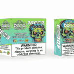 Emballage et appareil pour vape Bang Jetable 30K Pro, avec un graphisme de crâne coloré, une saveur de produit Double Pomme Kiwi Fruit de la Passion Grenade, un marquage de 30 000 bouffées et une grande étiquette d'avertissement de nicotine.