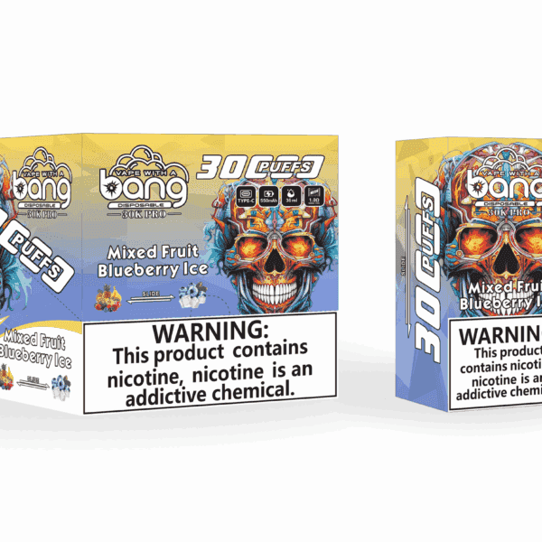 Emballage et dispositif de vape jetables Bang pour la saveur ' Mixed Fruit Blueberry Ice ' avec un graphique de crâne coloré et enflammé et une étiquette d'avertissement de dépendance à la nicotine bien visible.