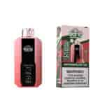 Ein rosa Einweg-Vaporizer mit einem durchsichtigen Mundstück und einer Digitalanzeige auf der Vorderseite mit der Aufschrift "Bang" und "DOUBLE MESH", daneben eine farbenfrohe Verpackung mit der Aufschrift "WATERMELON ICE" und "25 PUFFS" sowie einer Warnung vor Nikotin.