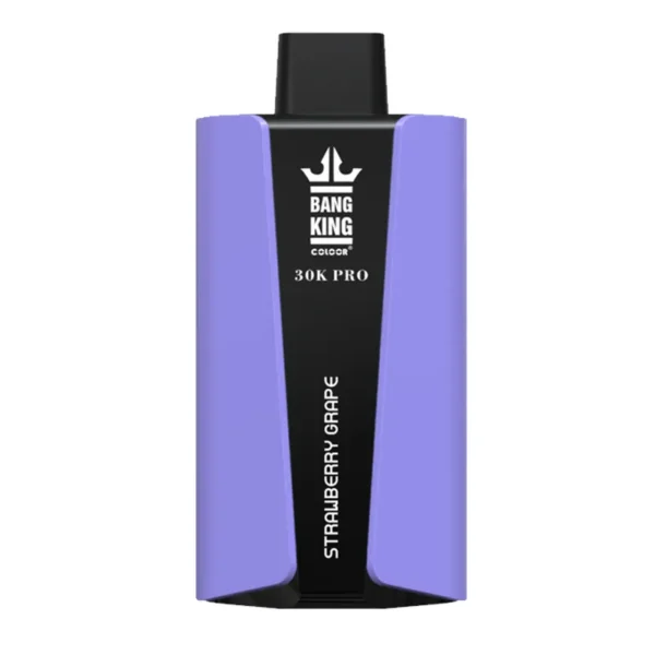 Un appareil de vape violet avec un panneau central noir, étiqueté " BANG KING 30K PRO " et " STRAWBERRY GRAPE "."