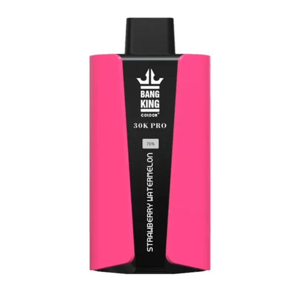 Un appareil à vapoter rose et noir avec une étiquette indiquant " BANG KING ", " 30K PRO ", " 76% " et la saveur " STRAWBERRY WATERMELON "."