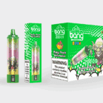 Un vaporizador desechable verde y rosa con la etiqueta "Bang" con sabor a mango, melocotón y sandía, con un diseño de personaje de dibujos animados en el empaque y una etiqueta de advertencia de nicotina.