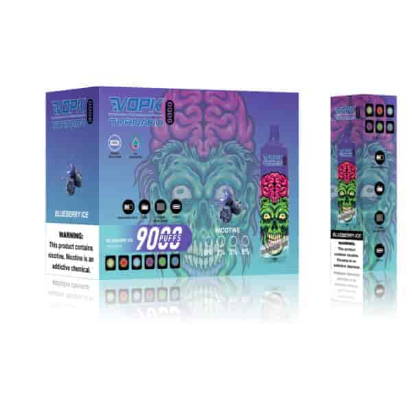 Verpackungsdesign für VOPK Tornado 9000 Puffs Einweg-Vape in der Geschmacksrichtung Blueberry Ice, mit einem grünen Zombiekopf mit einer rosafarbenen Gehirnillustration, Produktspezifikationen, Optionen für die Nikotinstärke (0%, 2%, 3%, 5%) und einem Warnschild.