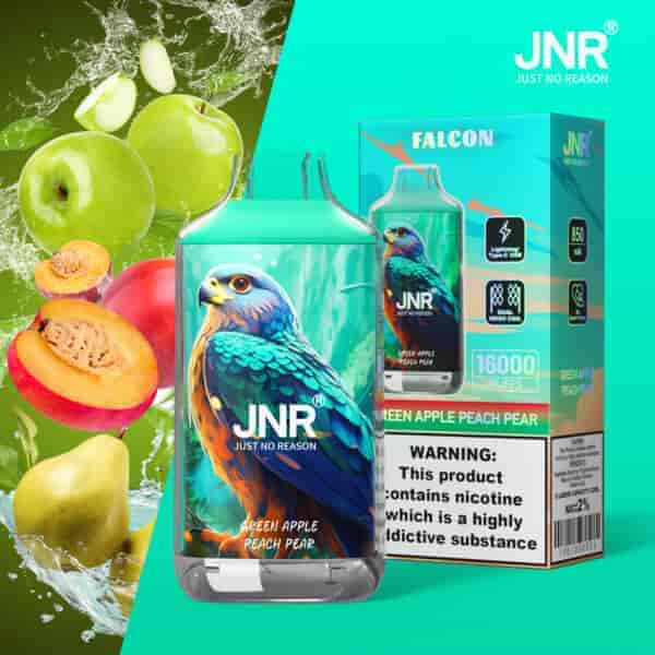 Un vibrante dispositivo di vaporizzazione usa e getta con un design colorato di pappagallo etichettato "JNR Just No Reason", con sapore "Mela Verde Pesca Pera", 16.000 boccate e avvertenze sul contenuto di nicotina. Sullo sfondo c'è una scatola con il marchio e le immagini della frutta abbinate.