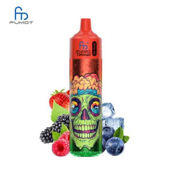 FUMOT Tornado Vape mit leuchtend rotem Oberteil und farbenfrohem Totenkopf-Design, umgeben von Erdbeeren, Brombeeren, Himbeeren, Blaubeeren, grünen Blättern und Eiswürfeln.
