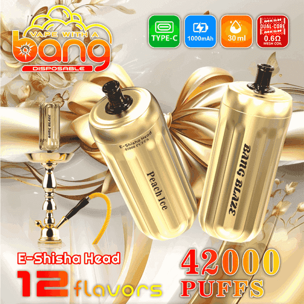 Werbebild für Bang Einweg-E-Shisha-Köpfe in Gold mit den Geschmacksrichtungen Peach Ice und Bang Blaze, das Funktionen wie 42.000 Züge, Typ-C-Aufladung, 1000-mAh-Akku, 30 ml Fassungsvermögen, Dual-Core-Mesh-Spule und 12 verfügbare Geschmacksrichtungen hervorhebt.