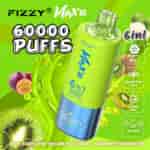 Image promotionnelle pour l'appareil de vape Fizzy Max III présentant un grand vape vert et bleu avec un texte mettant en évidence 60 000 bouffées, 6 saveurs en 1 (kiwi, fruit de la passion, goyave, mélange de baies, fraise, pastèque) et des fonctionnalités telles qu'un port de chargement de type C, une capacité d'e-liquide de 60 ml et un écran LED, sur un fond vibrant avec des images de fruits.