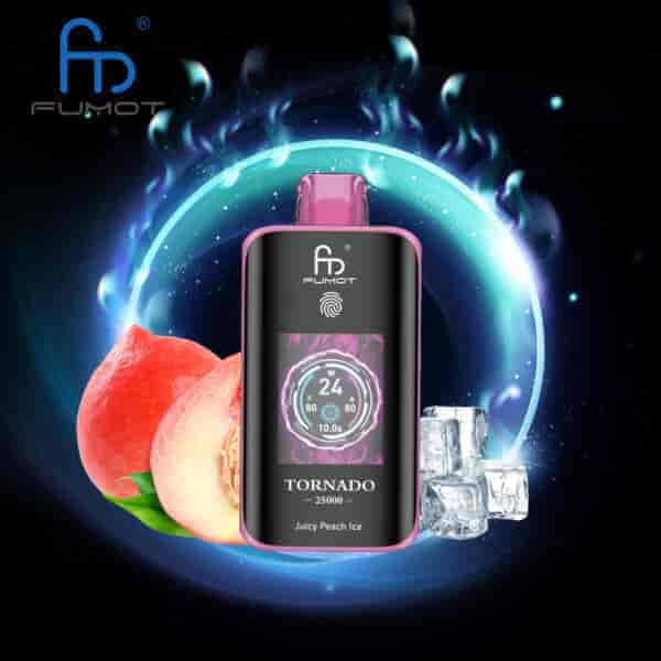 Fumot Tornado Vape-Gerät in der Geschmacksrichtung Juicy Peach Ice, dargestellt mit einem Pfirsich und Eiswürfeln vor einem leuchtenden, wirbelnden blauen Hintergrund.