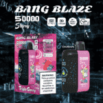 Dispositivo y paquete de vapeo desechable Bang Blaze 50000 Starry Triple Berry, que presenta un colorido gráfico animado de un mono, imágenes de frutas y una advertencia destacada sobre la nicotina.
