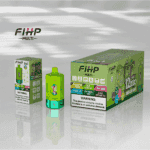 Un présentoir montrant un produit de vape vert et coloré étiqueté ' FIHP Multi ', à côté d'une boîte indiquant qu'il propose 12 000 bouffées et diverses saveurs comme la pastèque, le citron et la glace des glaciers, avec un avertissement concernant la nicotine.