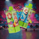 Deux bouteilles de vape colorées représentant des singes de dessins animés sur les étiquettes, avec des saveurs comme ' Blueberry Watermelon ' et ' Sour Apple Raspberry ', placées contre un mur vibrant couvert de graffitis et une planche à roulettes, mettant l'accent sur un thème urbain ludique.