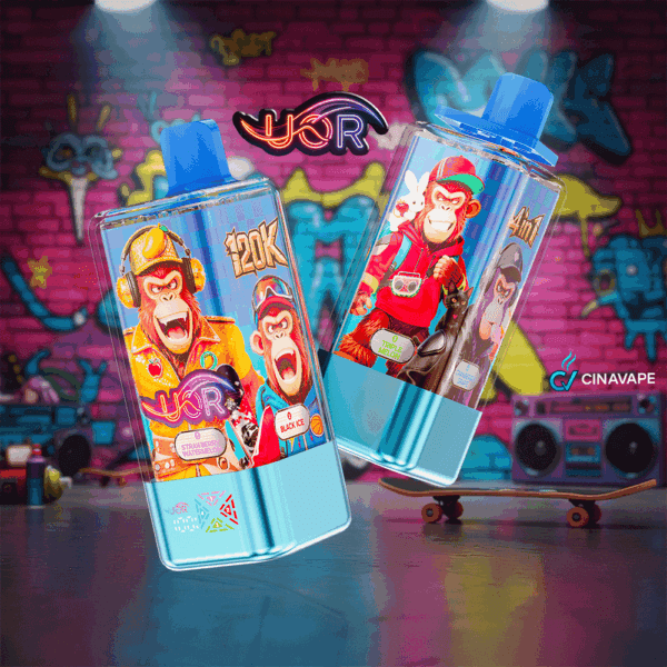 Deux bouteilles de jus de vape colorées avec des motifs de singes de dessins animés, comportant des étiquettes vibrantes incluant des saveurs telles que ' Strawberry Watermelon ' et ' Bubblegum ', placées contre un mur de briques couvert de graffitis avec une planche à roulettes au premier plan.