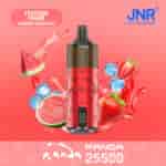 Un dispositivo de vapeo vibrante con un diseño rojo y negro, etiquetado como 'PANDA 255 Puffs' y 'Strawberry Watermelon Ice', rodeado de salpicaduras de agua, fresas, rodajas de sandía y cubitos de hielo sobre un fondo rosa.