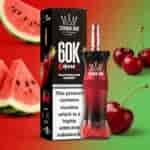 Caja Crown Bar 60K E-Hose X con sabor a sandía y cereza con dispositivo de vapeo rojo y botella, rodeada de rodajas de sandía y cerezas contra un degradado de rojo a verde.