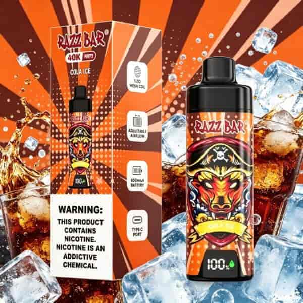 Bouteille de vape Razz Bar Cola Ice avec un emballage orange vif, un graphique féroce ressemblant à un tigre et des glaçons en arrière-plan.