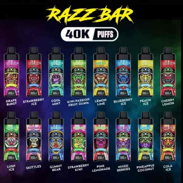 Des rangées de bouteilles de jus de vape colorées avec des étiquettes de monstres de dessins animés, des saveurs étiquetées comme Grape Burst, Strawberry Ice, Kiwi Passion Fruit Goyave, Lemon Lime, et plus encore. Logo 40K Puffs en haut.